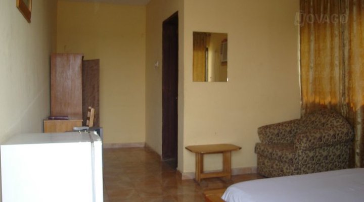 Wuraola Inn