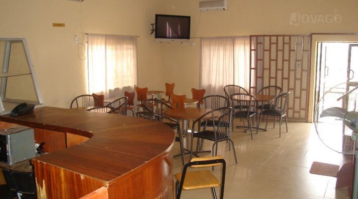 Wuraola Inn