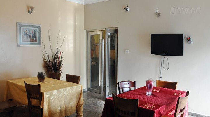 Golden Bird Hotel & Suite