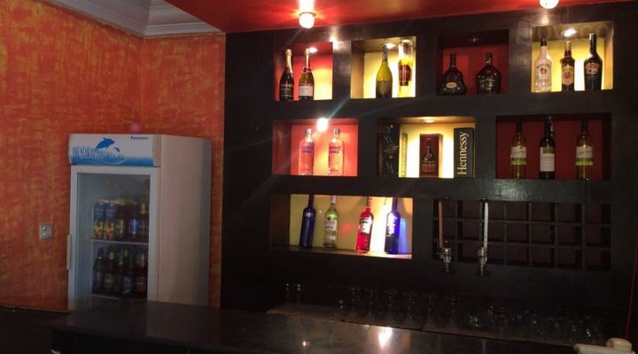 Golden Bird Hotel & Suite