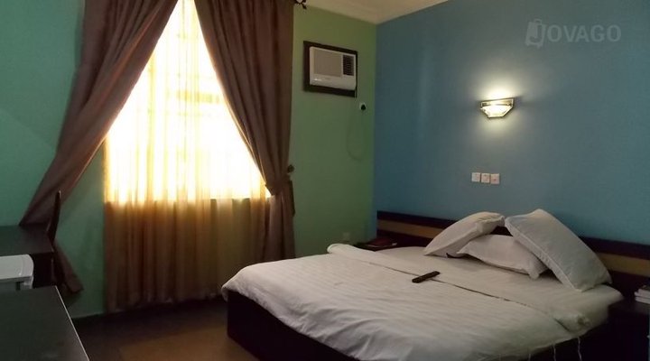Crescent Spring Hotel