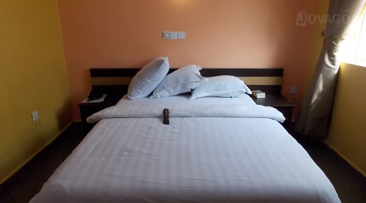 Crescent Spring Hotel