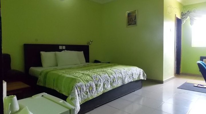 East End Hotel and Suites