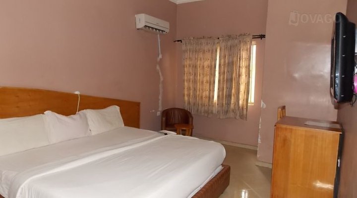 Mercy Suites And Leisure