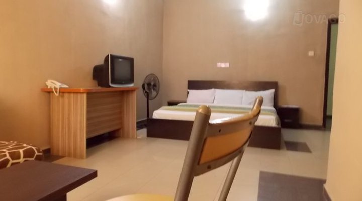 Up Country Hotel And Resort