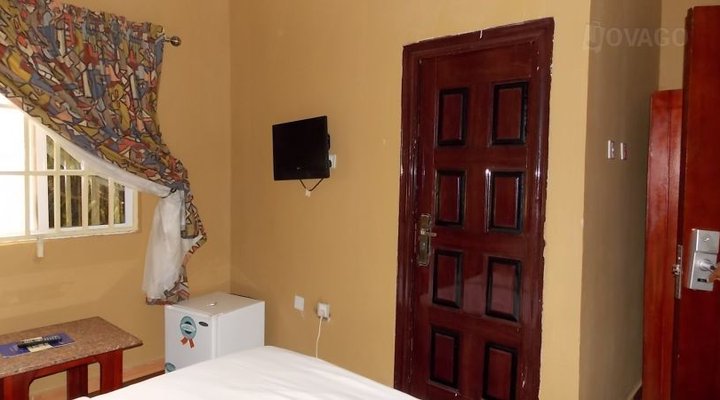 Seagate Hotel And Suites