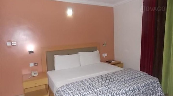 Magnum Hotel And Suites