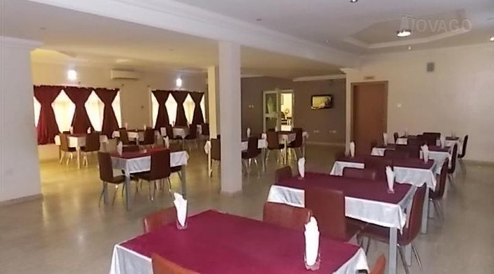 Magnum Hotel And Suites