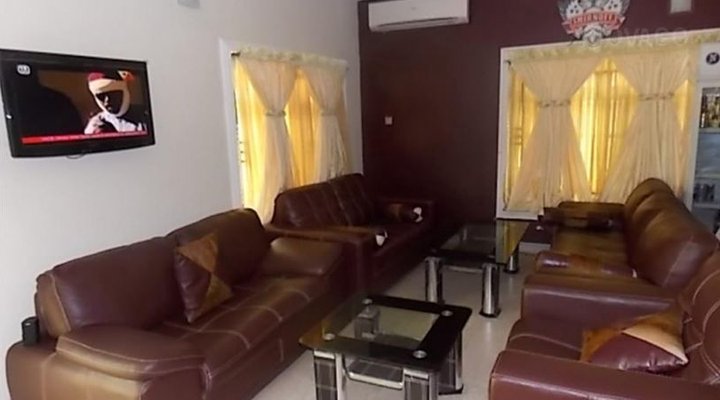Magnum Hotel And Suites