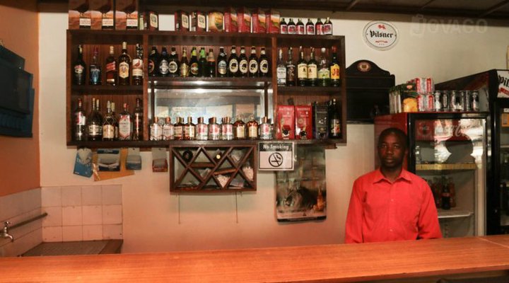 Meru Safari Hotel