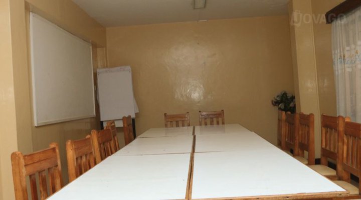 Meru Safari Hotel
