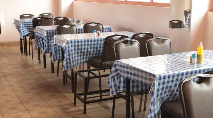 Meru Safari Hotel
