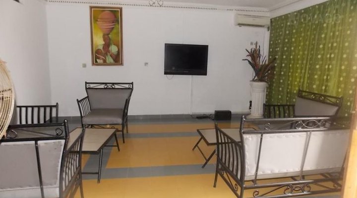 Chykies Hotel And Suites