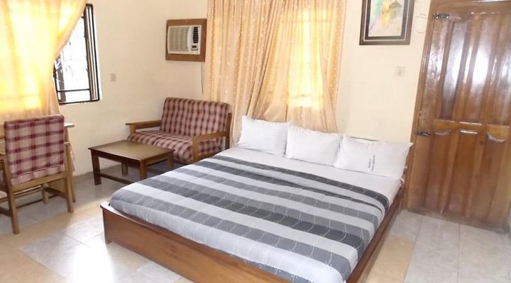 Chykies Hotel And Suites