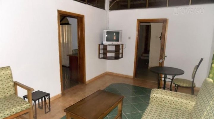 Chykies Hotel And Suites