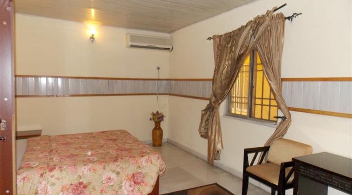 Royal Tropicana Hotels Ltd