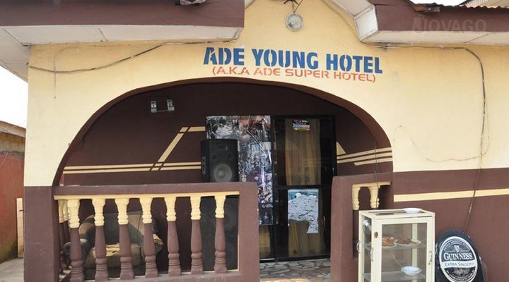 Ade Super Hotel