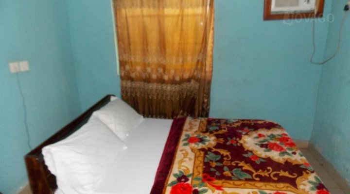 Mbara New York Hotel