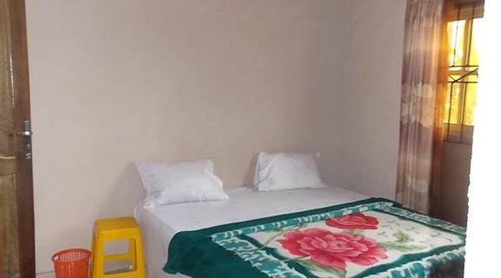 Petite Paris Hotel