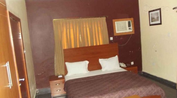 Grand Riviera Hotel and Suites