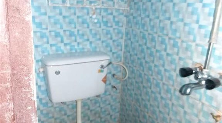 Daisy Hotel And Suites