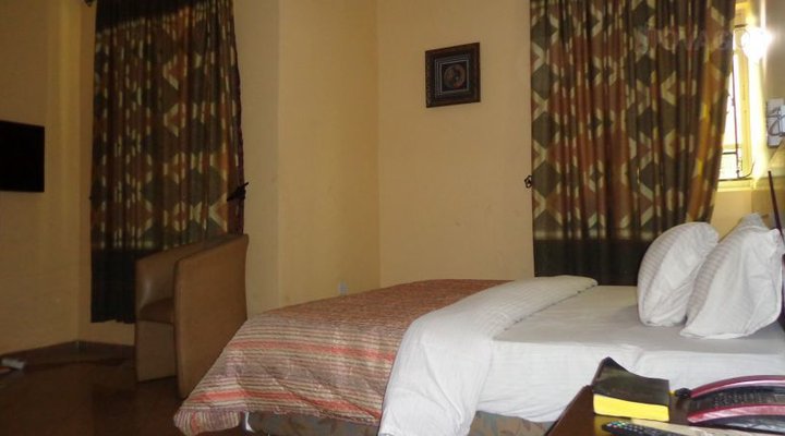 La Hero Hotel Limited