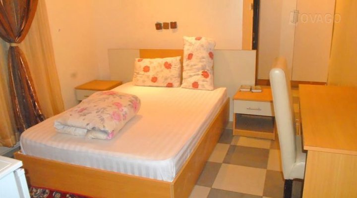 Ingoditari Guest House