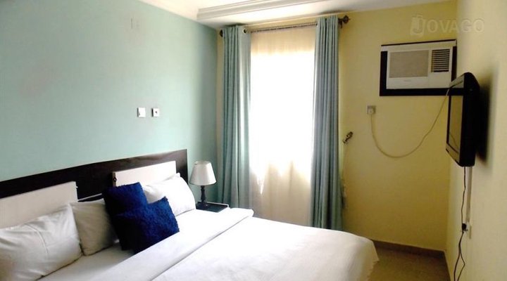 Kim Royal Hotel And Suites