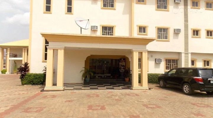 Kim Royal Hotel And Suites