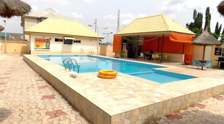 Kim Royal Hotel And Suites