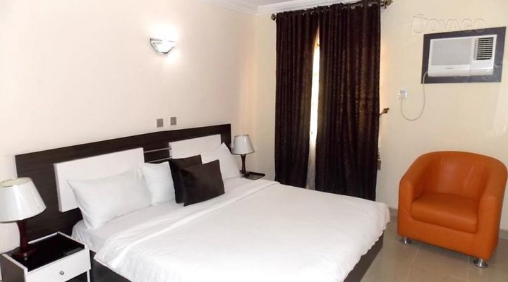 Kim Royal Hotel And Suites