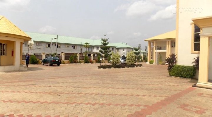 Kim Royal Hotel And Suites