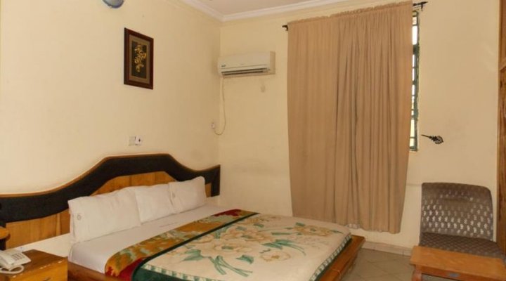 Hilltop Guest Paradise