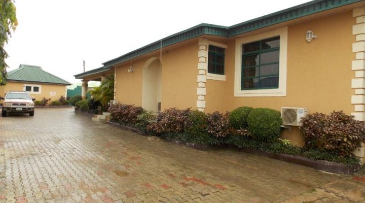 Hilltop Guest Paradise