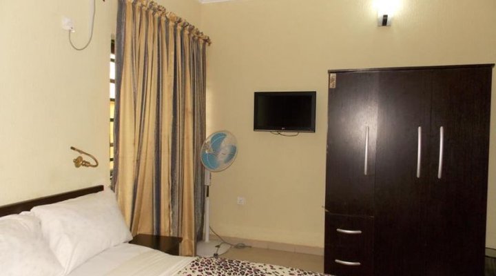 Hilltop Guest Paradise