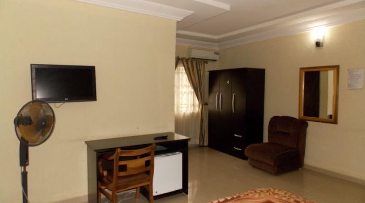 Hilltop Guest Paradise