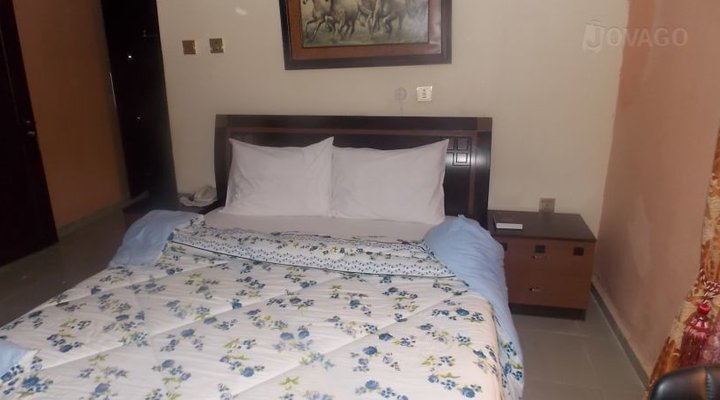 Sunrise Hotel & Suites