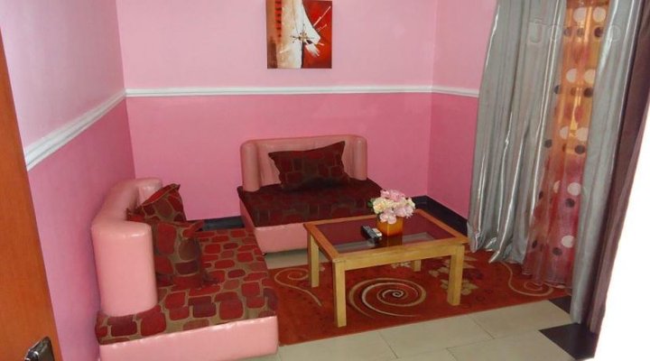 White Plain Suites And Tower