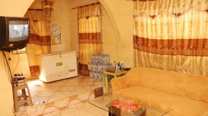 High Taste Hotel Annex