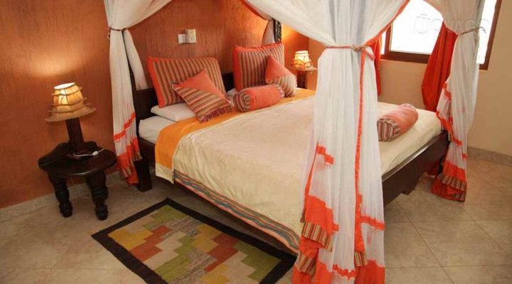 Hillpark Hotel Tiwi Beach