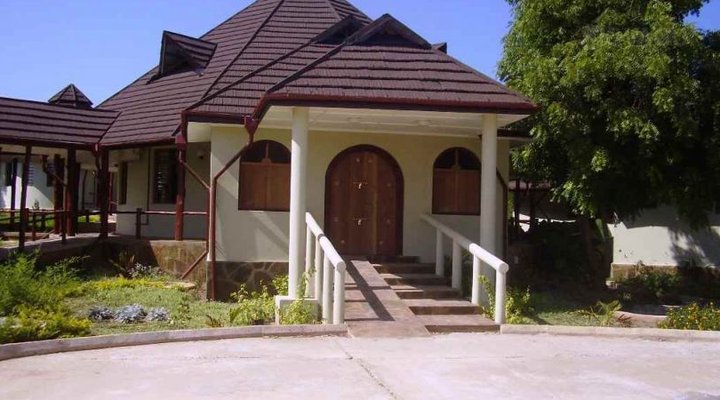 Hillpark Hotel Tiwi Beach