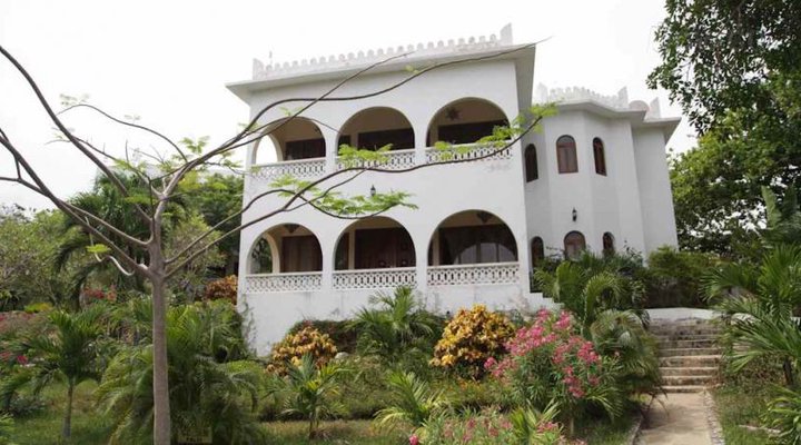 Hillpark Hotel Tiwi Beach