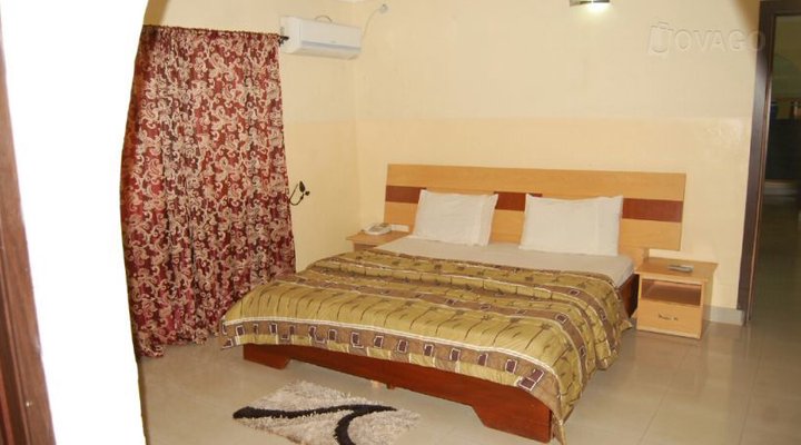 Plaza De Aruna Hotel