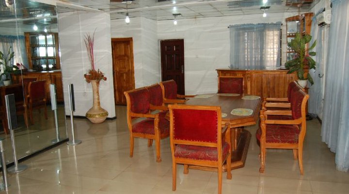 Plaza De Aruna Hotel