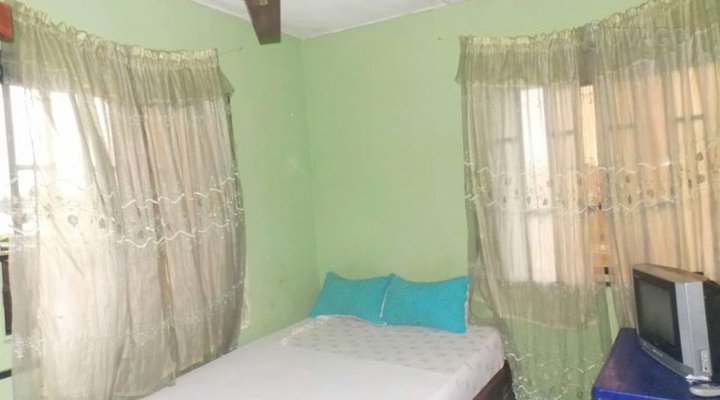 Ogbalavie's Guest House