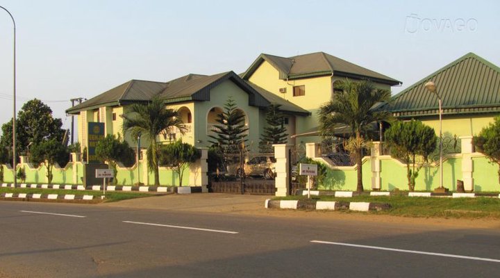 Eemjm Hotel And Suites