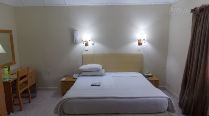 Eemjm Hotel And Suites