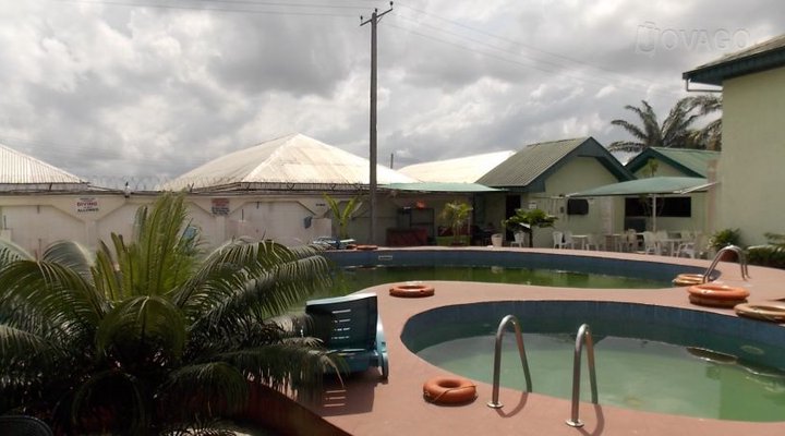 Eemjm Hotel And Suites