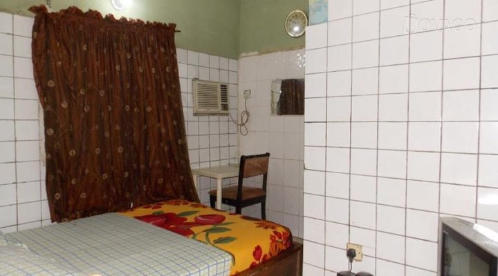 White Safari Guesthouse