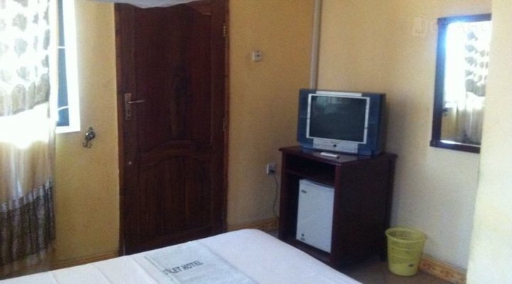 Cross Way Executive Hotel Ltd